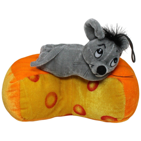 Maus auf Käselaib