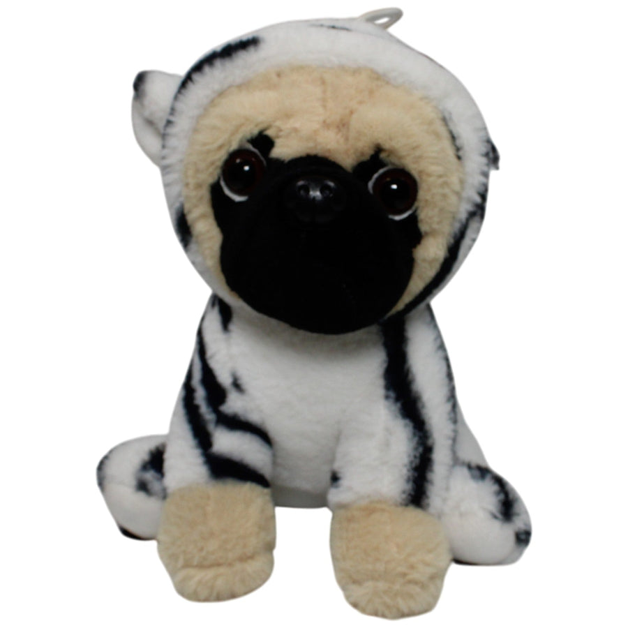 Mops in Zebra-Kostüm, sitzend