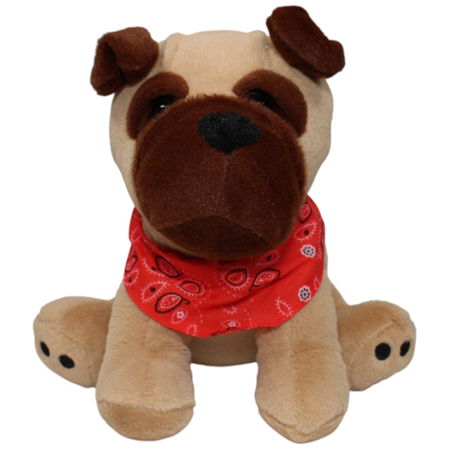 Brauner Mops mit rotem Halstuch, sitzend