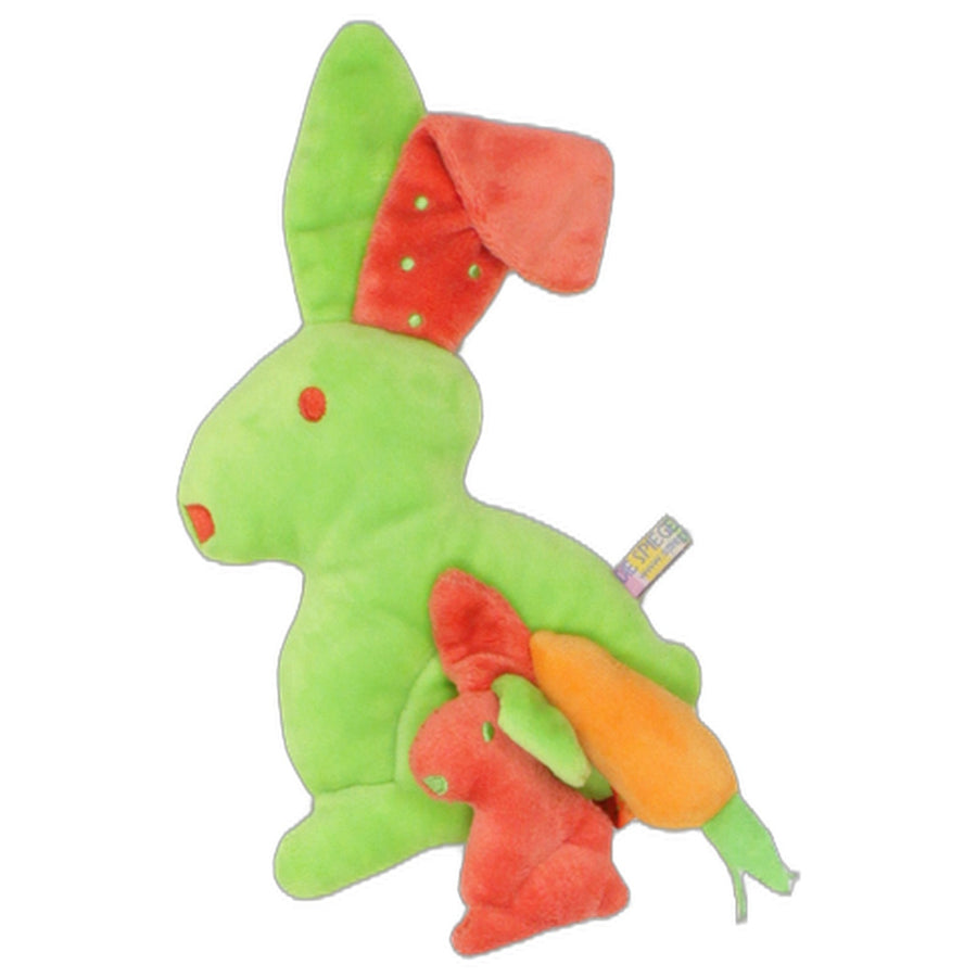 Grüner Hase mit rotem Baby Hase und Möhre