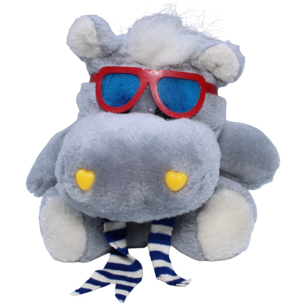 Nilpferd mit Brille und Schal