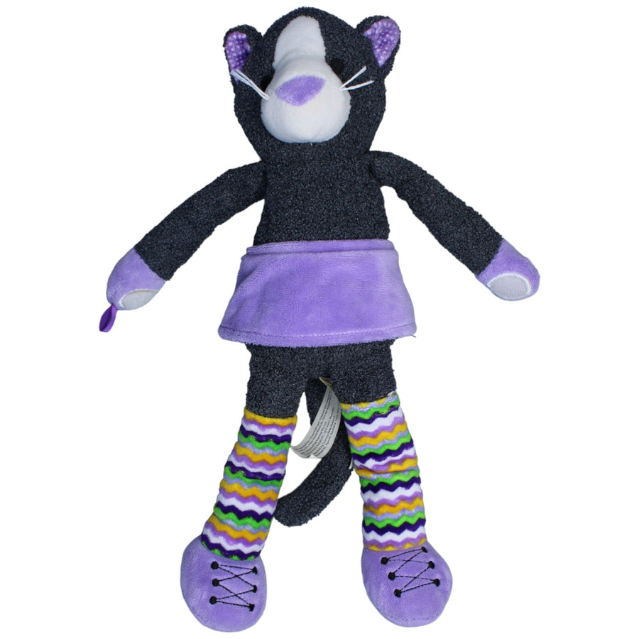 Buddy, Katze mit lila Kleid
