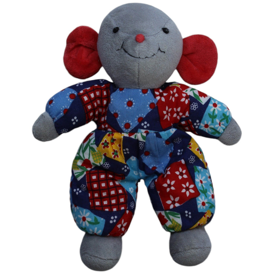 Maus mit Rassel in buntem Overall