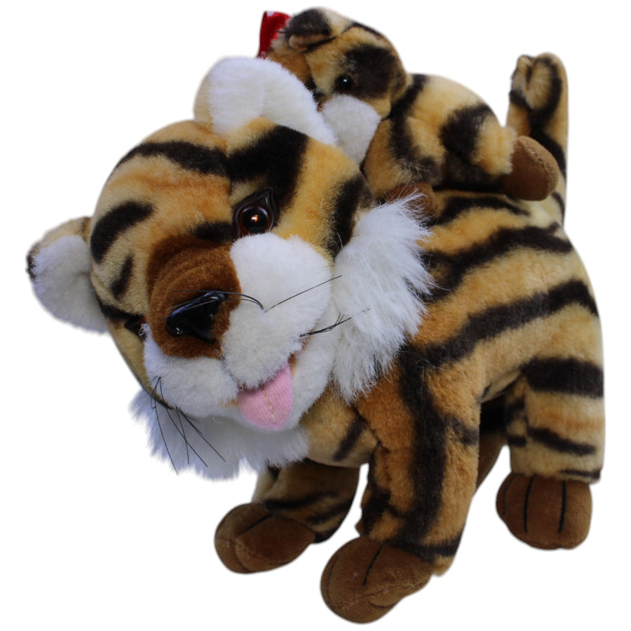 Tiger Mama mit Kind auf dem Rücken
