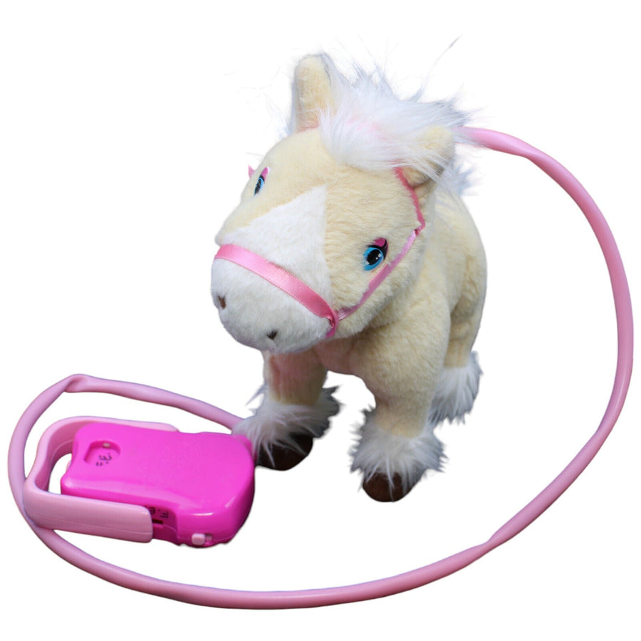 Pony Tessie mit leuchtender Leine